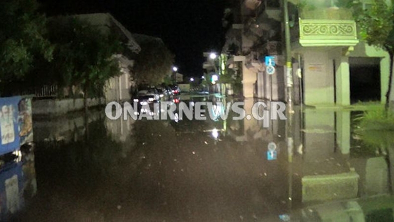 «Ποτάμια» οι δρόμοι στο Μεσολόγγι