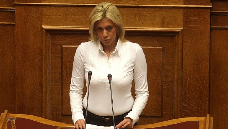 Δόξα και τιμή στην Άννα την Καραμανλή