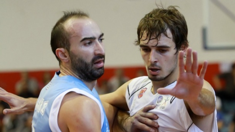 Τσάμης: «Πρώτα η παραμονή, έπειτα τα υπόλοιπα»