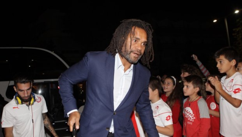 Καρεμπέ: «Για Ρεάλ ή Μπάρτσα ο Ρομπέρτο»