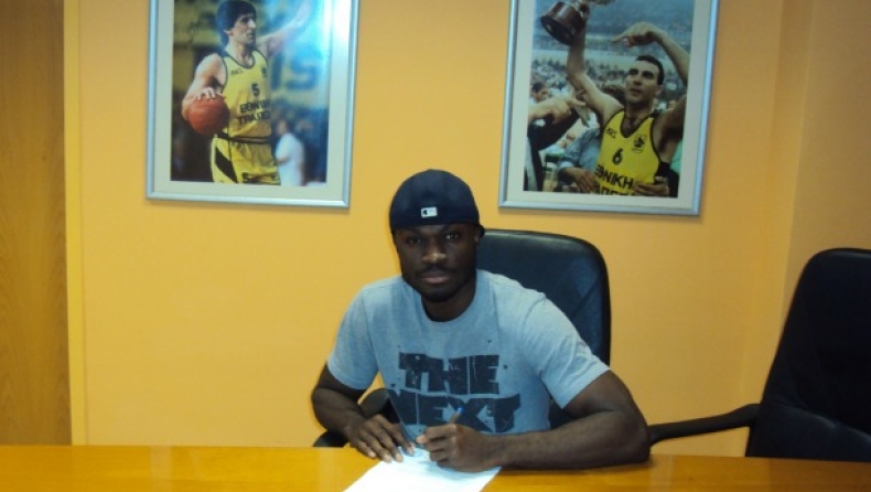 Υπέγραψε και προπονήθηκε ο Αντεγκμπόγιε (pic)