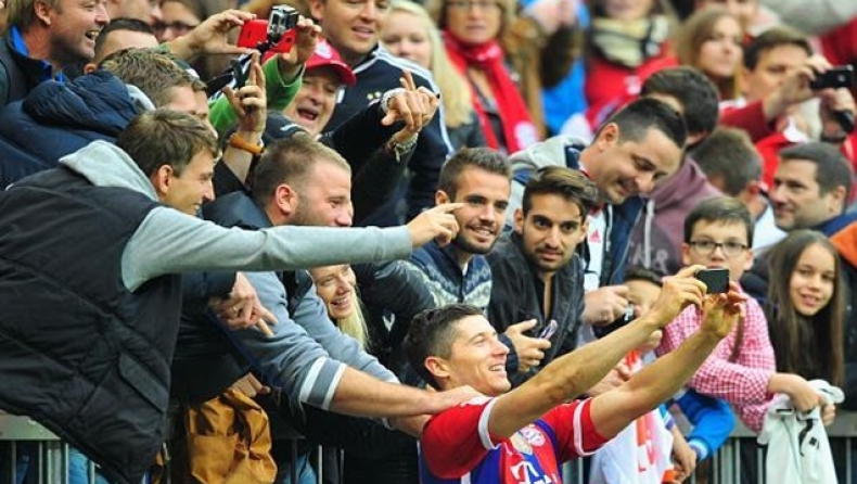 Πανηγύρισε με selfie ο Λεβαντόφσκι!