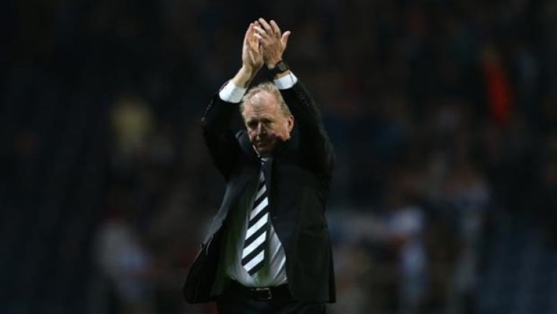 Τον... πήρε και τον σήκωσε! (vid)