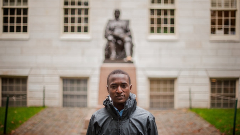 Από τις χωματερές της Ρουάντα στο Harvard!