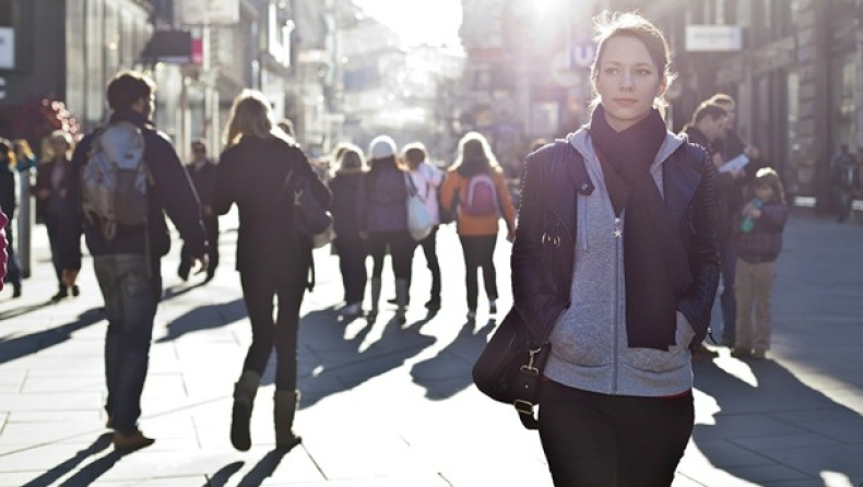 Την παρενόχλησαν 100+ άντρες μέσα σε 10 ώρες