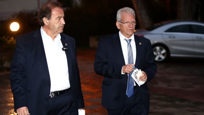 Σαρρής: «Μονόδρομος η αναβολή»