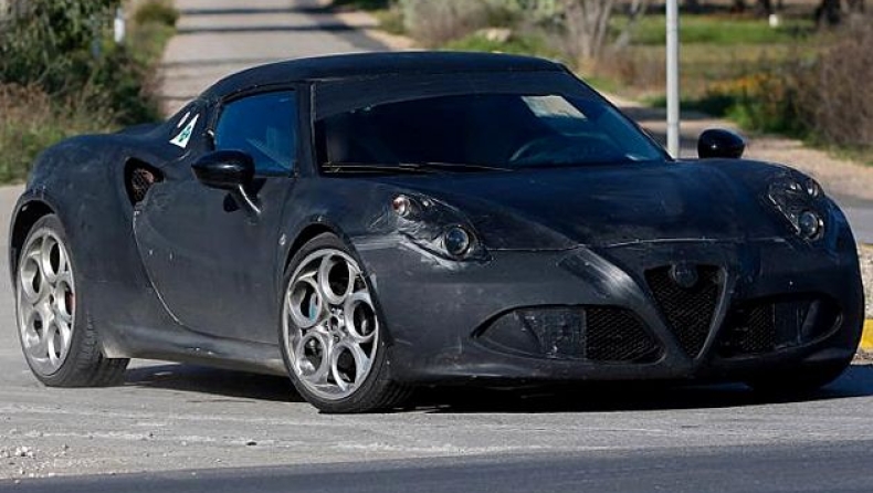 Η Alfa Romeo ετοιμάζει την «καυτή» 4C QV