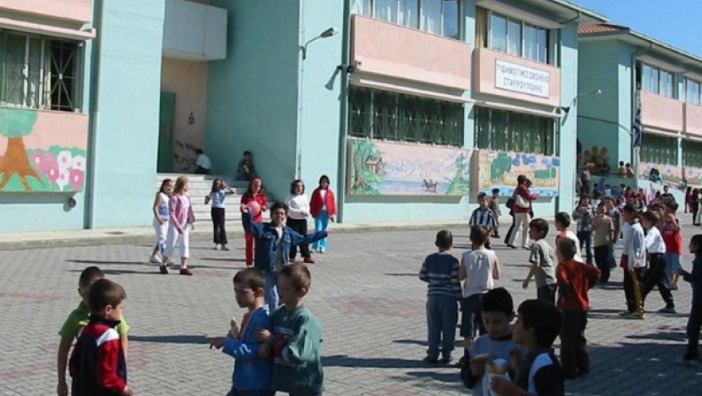 Λοβέρδος: Ανακοίνωσε την πρόσληψη 1.000 αναπληρωτών στα σχολεία