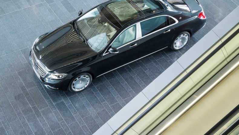 H Maybach συνώνυμο της χλιδής (video + pics)