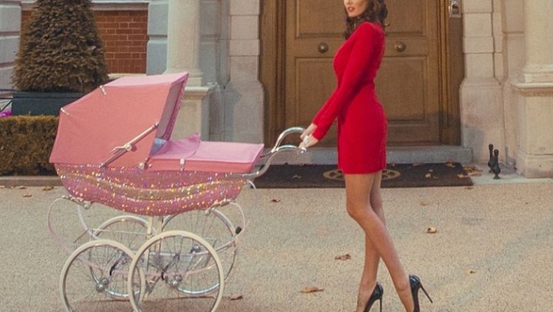 H Ταμαρα Εcclestone θηλάζει on camera (pics)