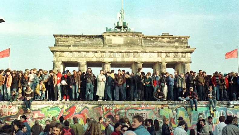Το τείχος του Βερολίνου έπεσε, τα τείχη της ντροπής μένουν‏