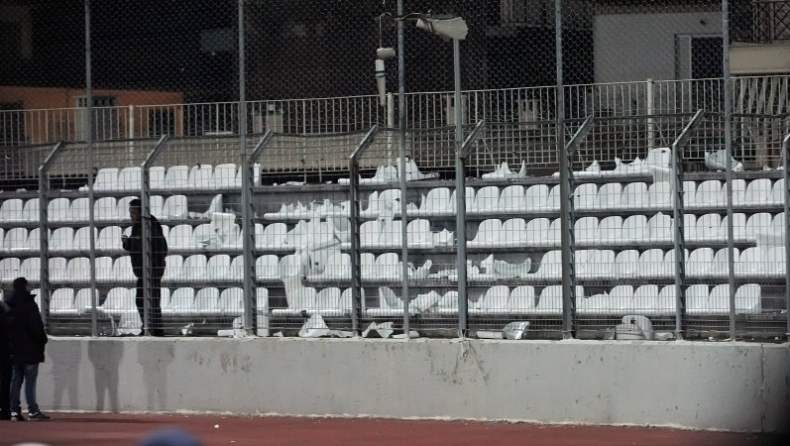 Σπασμένα καθίσματα στους Ζωσιμάδες