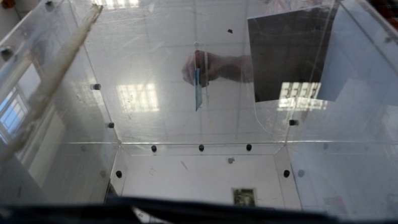 Επτακομματική Βουλή δείχνει νέα δημοσκόπηση