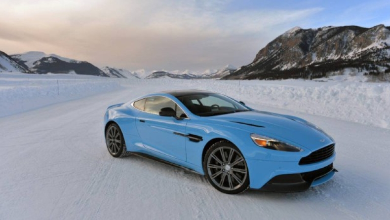 Aston Martin on Ice (video)