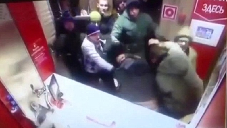 Ξύλο στη Μόσχα! (vid)