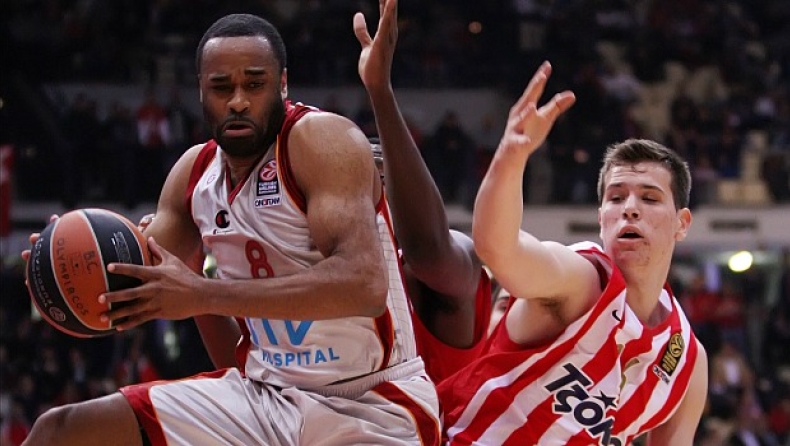 Χτυπάει και Χέρστον η ΑΕΚ