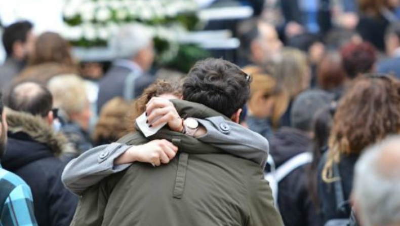 Ανείπωτος πόνος στην κηδεία της 28χρονης Ιωάννας (pics)