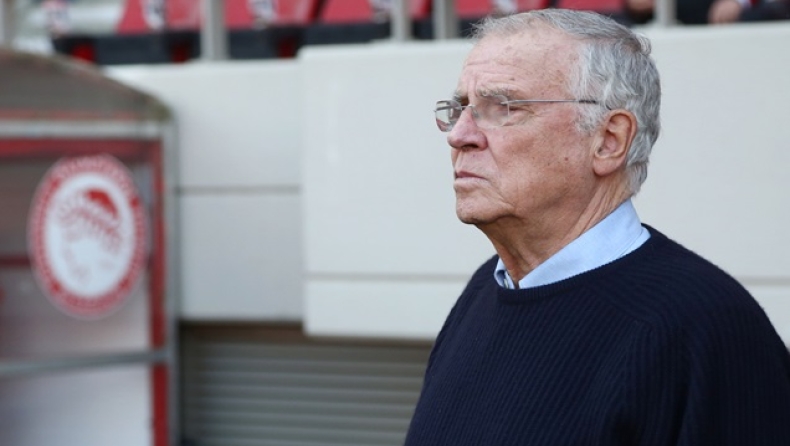 Ο Θεοδωρίδης, η διαιτησία και... οι εφημερίδες! (vid)