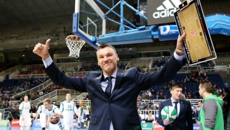 Αποθέωση για τον... προπονητή Σάρας