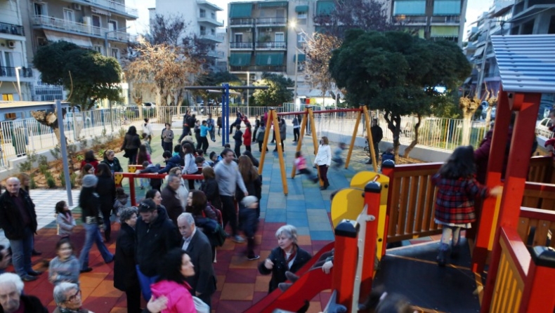 Εγκαίνια στην πλατεία... Ολυμπιακού