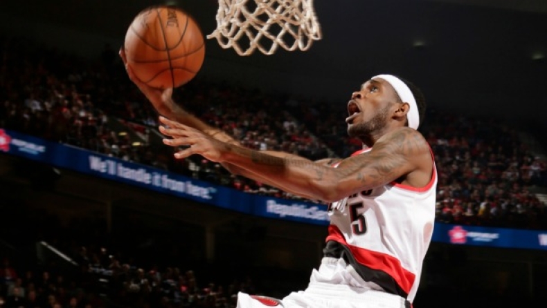 Alley-oop πίσω από το κέντρο! (vid)