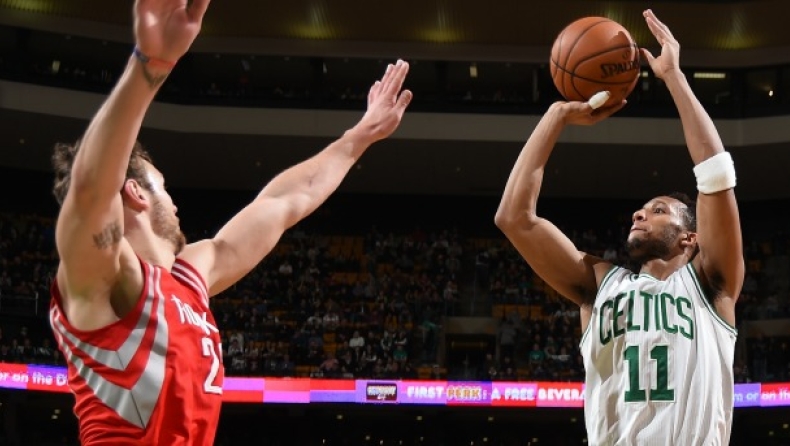 0/3 σουτ σε 2" ο Τέρνερ (vid)