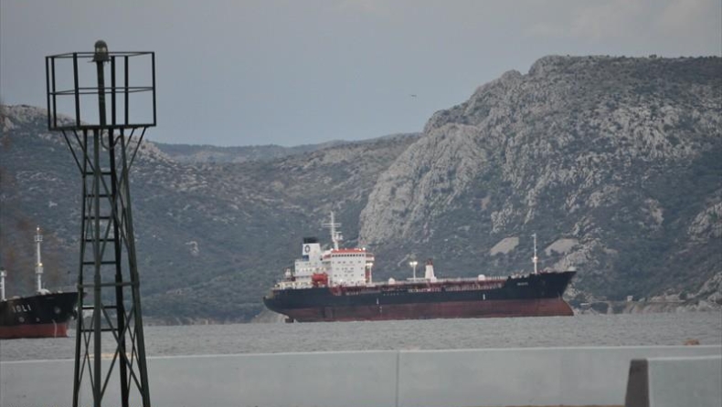 Βομβάρδισαν δεξαμενόπλοιο ελληνικών συμφερόντων