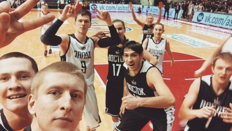 Selfie διαιτητή και παικτών στο παρκέ! (vids)