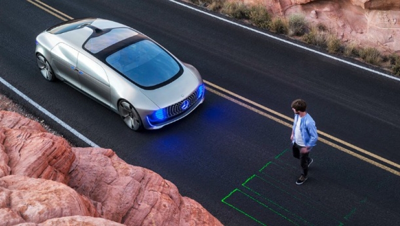 Το αυτοκίνητο του μέλλοντος θα είναι αυτο...κίνητο! (vid)