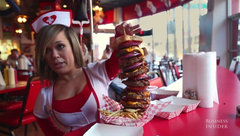 Το μπέργκερ των 20.000 θερμίδων -Μία «βόμβα» για τον οργανισμό