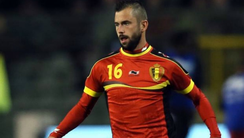 Βαν Χόλσμπεεκ: «Δεν είναι υπό παραχώρηση ο Ντεφούρ»