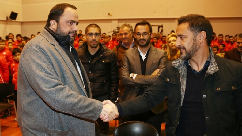 Οι Μαρινάκης και Περέιρα σε εκδήλωση των Ακαδημιών