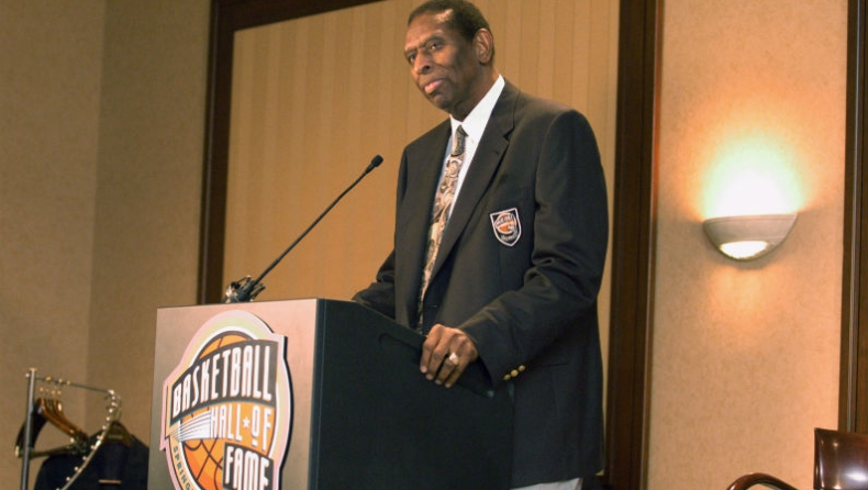 «Έφυγε» ο πρώτος μαύρος που έπαιξε στο NBA!