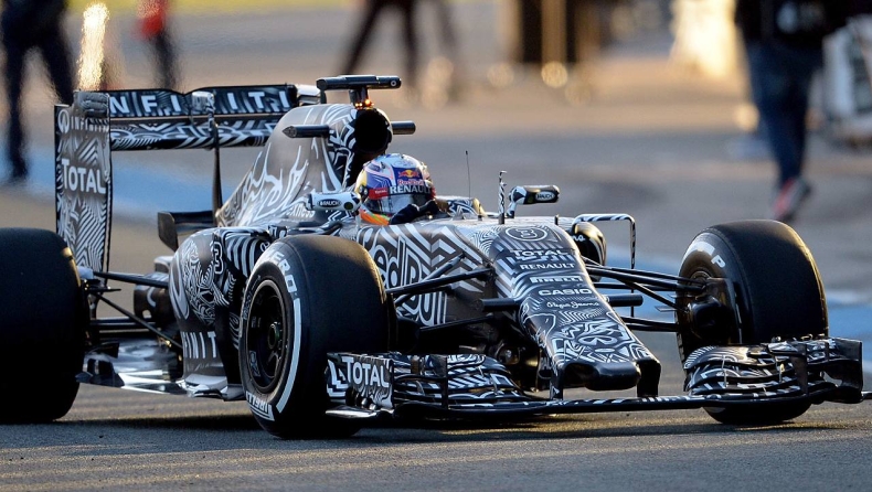 H Red Bull «κατεβάζει τα παντελόνια»