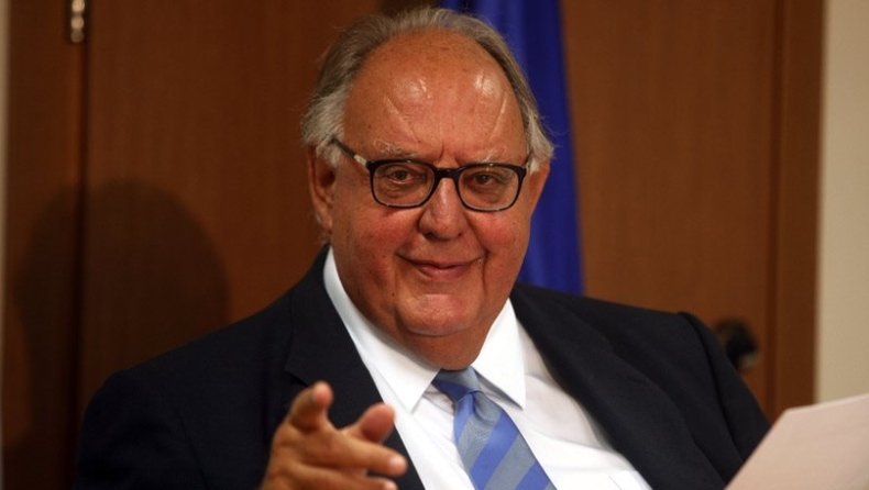 «Ο Βαρουφάκης θέλει ψυχίατρο για το χέρι από την τσέπη»