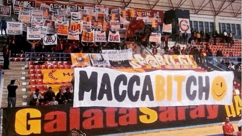 «Μacca... bitch»! (pic)
