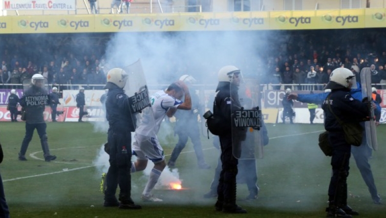 Επεισόδια και τραυματισμός Παπαβασιλείου! (pics)