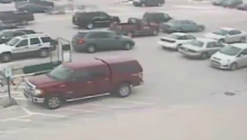 Ενας 92χρονος σκόρπισε τον πανικό σε πάρκινγκ (vid)