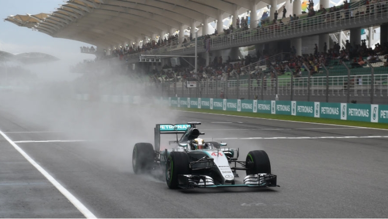 Χάμιλτον και στη βροχή