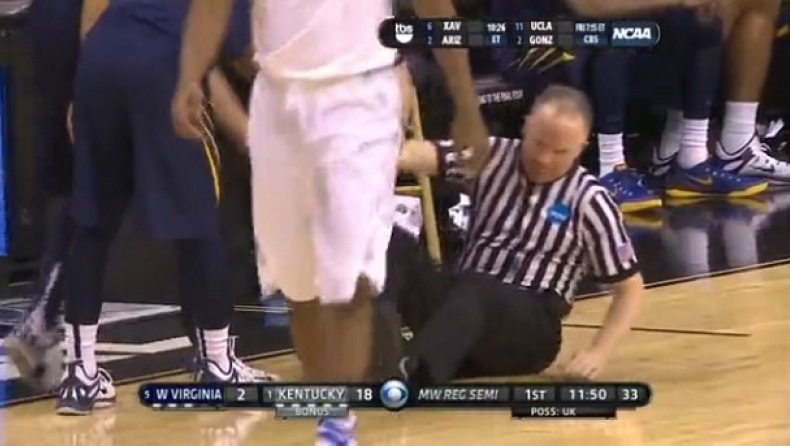 Τρικλοποδιά σε διαιτητή (vid)