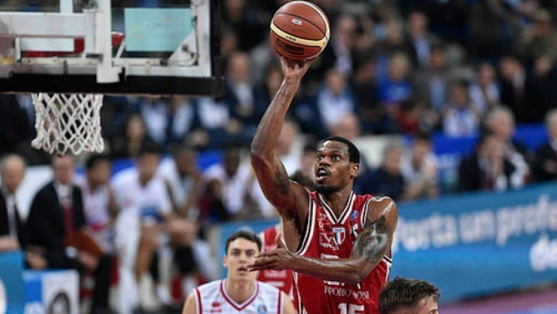Πέζαρο - Αρμάνι Τζινς Μιλάνο 61-84