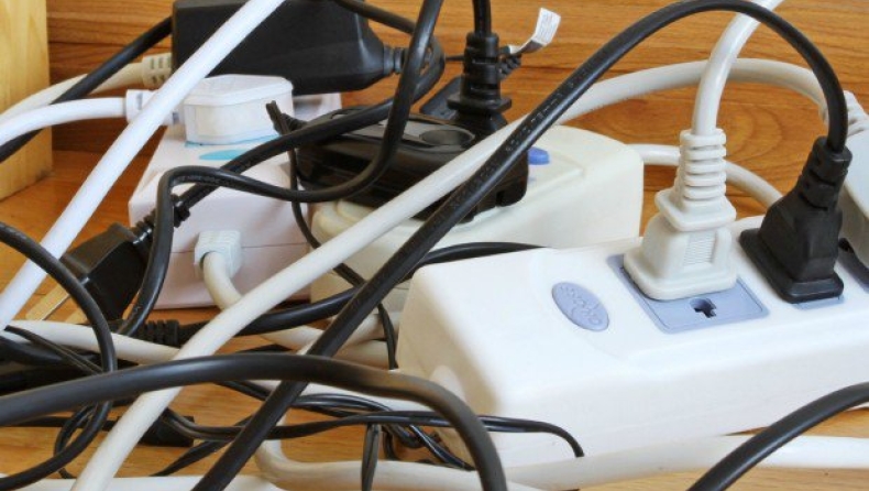Πανεύκολο tip για να ξεχωρίζετε εύκολα τα καλώδια σας!