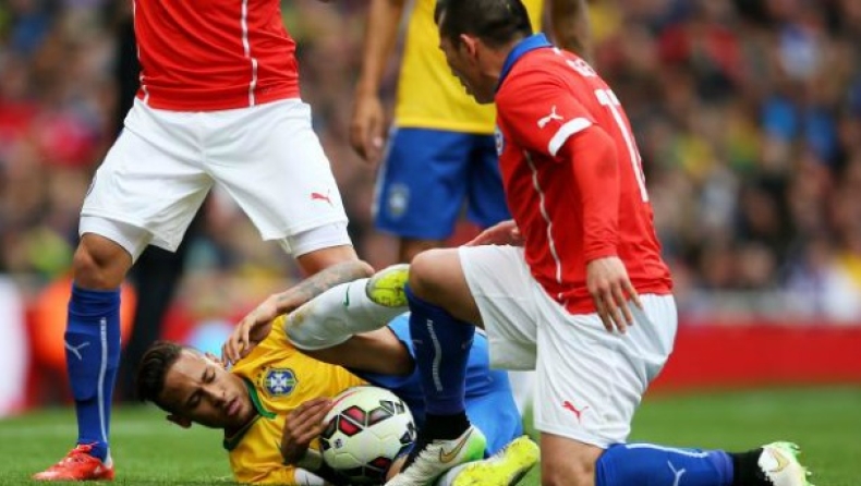 Νεϊμάρ: «Οχι ποδόσφαιρο, UFC»