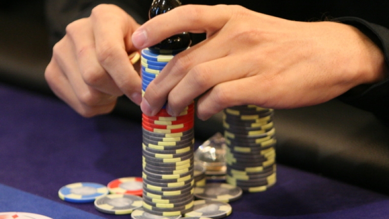 Γιατί το poker face είναι ένας μύθος