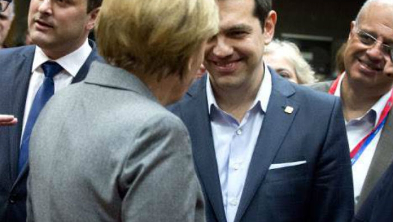 O Tσίπρας προειδοποιεί την Μέρκελ για στάση πληρωμών