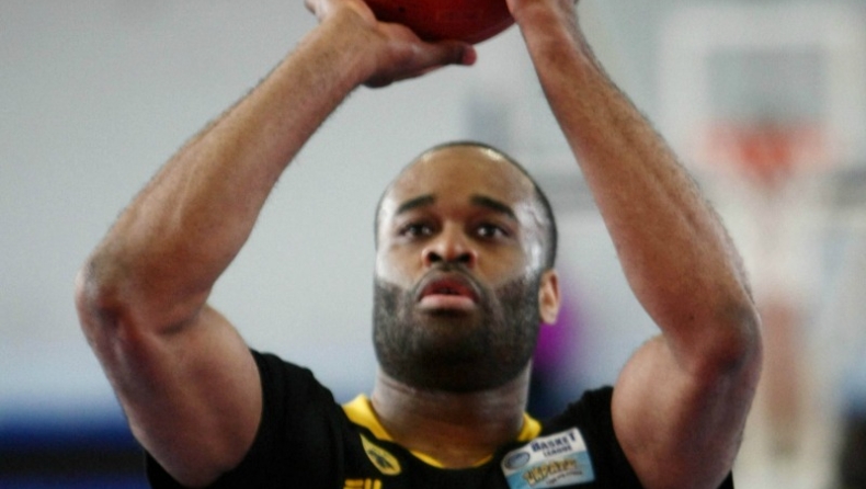 Με κοντομάνικο η ΑΕΚ