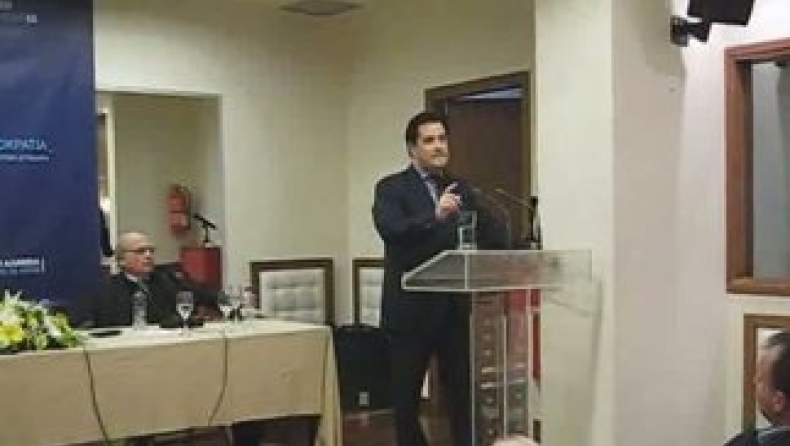 Τα... άκουσε ο Άδωνις στην Κω (vid)