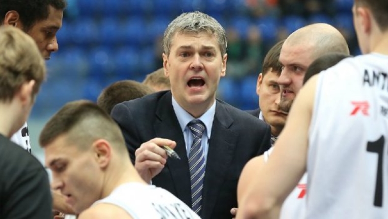 Μπαγκάτσκις: «Με το κεφάλι ψηλά!»