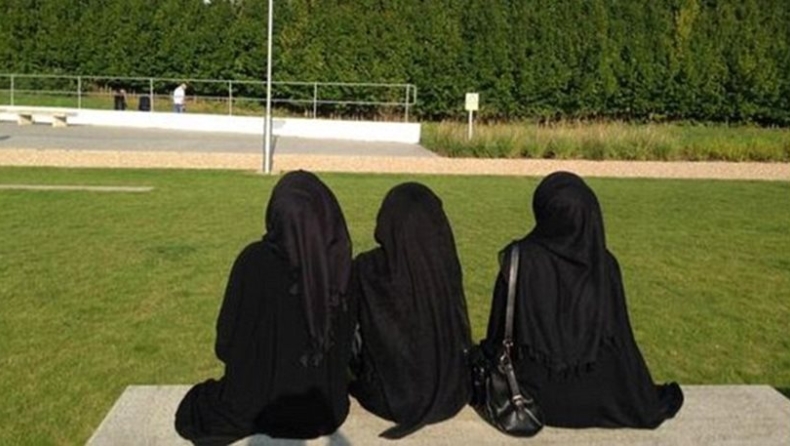 Βρετανίδες τζιχαντίστριες περιγράφουν την νέα τους ζωή μέσω Τwitter! (pics)