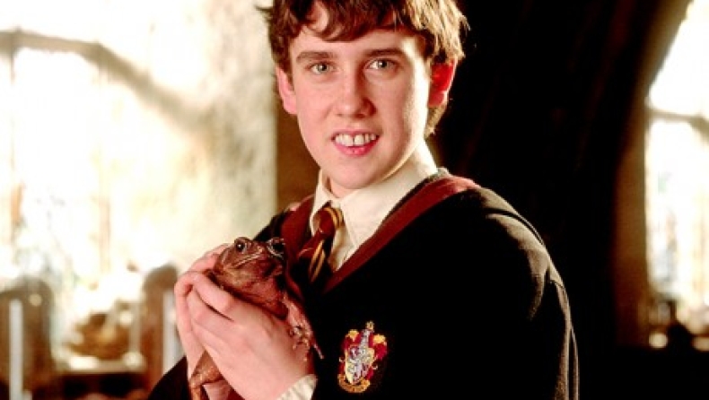 Ο...Νέβιλ Λονγκμπότομ έγινε «φέτες»! (pic)